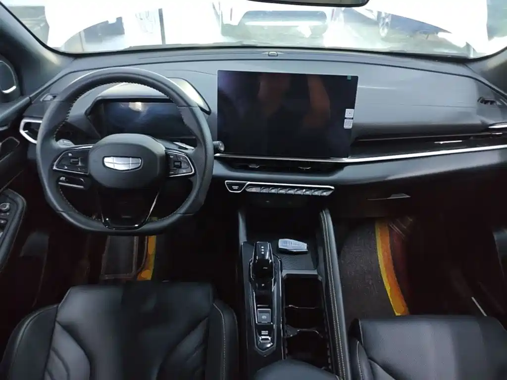 Geely Binyue — миниатюра 10