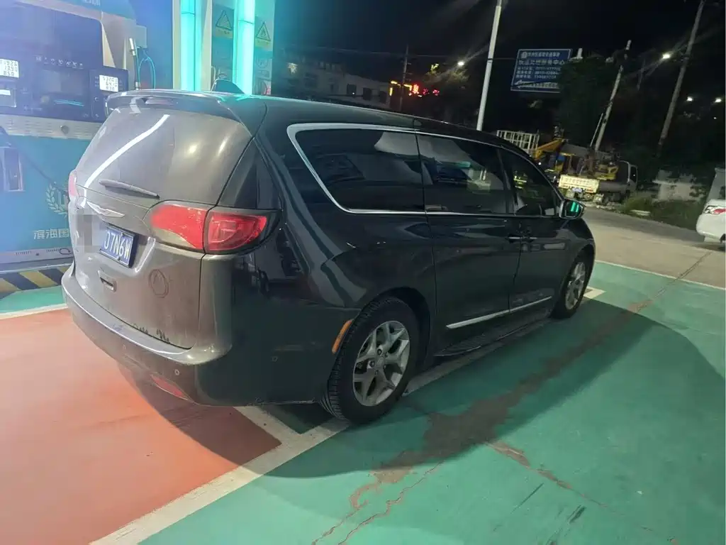Chrysler Grand Voyager (Import) — миниатюра 6