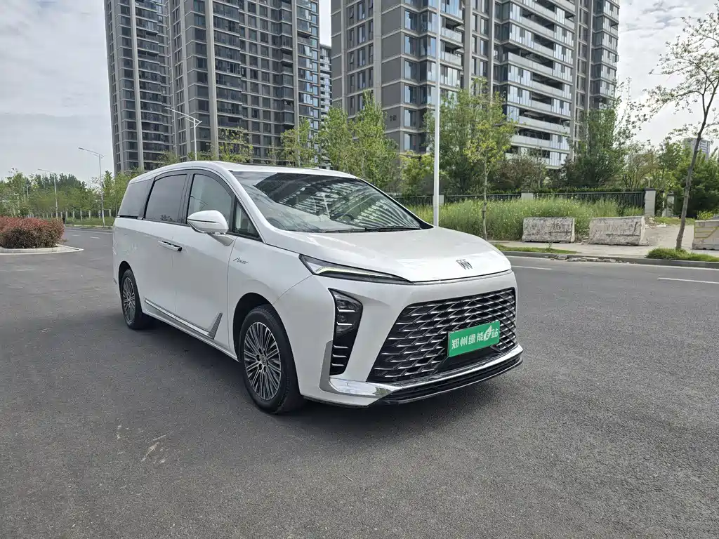 Buick GL8 Hybrid — миниатюра 3
