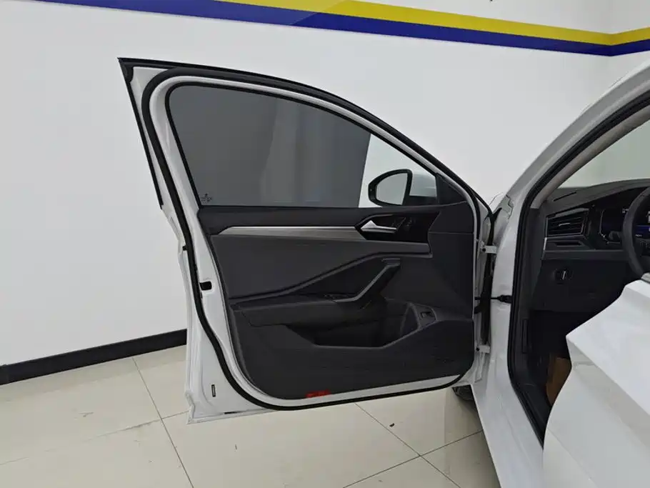 Volkswagen Sagitar — миниатюра 7