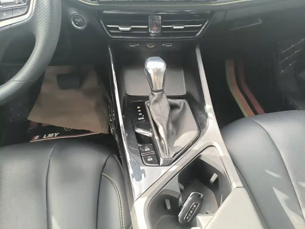 Roewe i5 — миниатюра 14