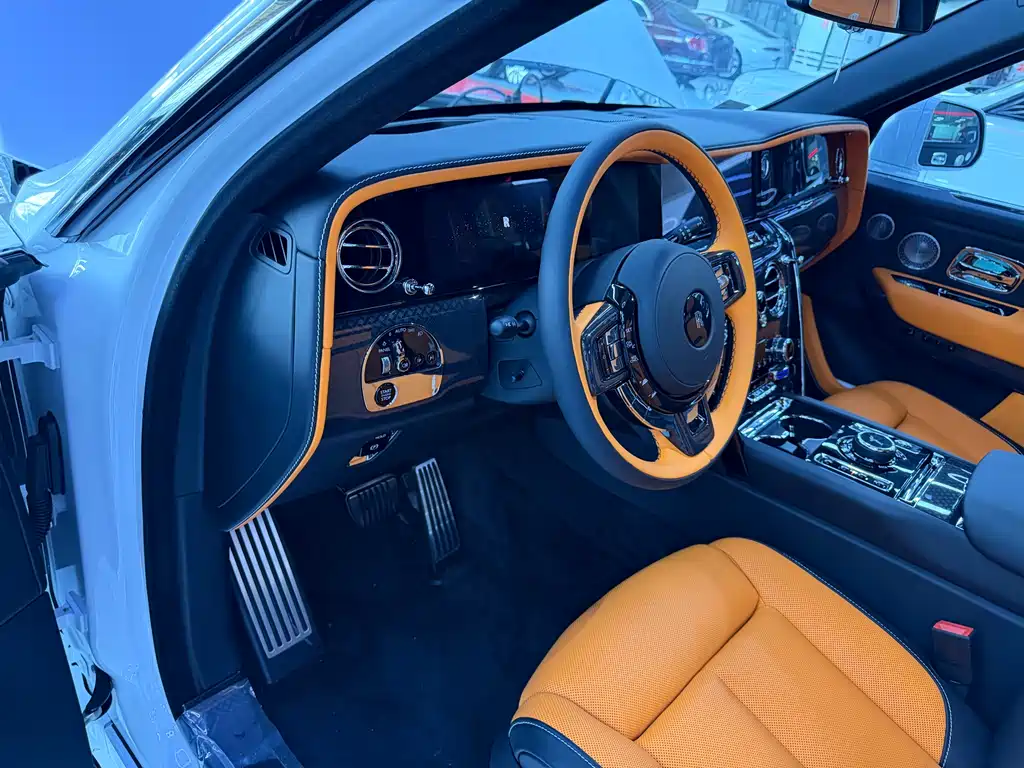 Rolls-Royce Cullinan 2026 6.7T Black Badge