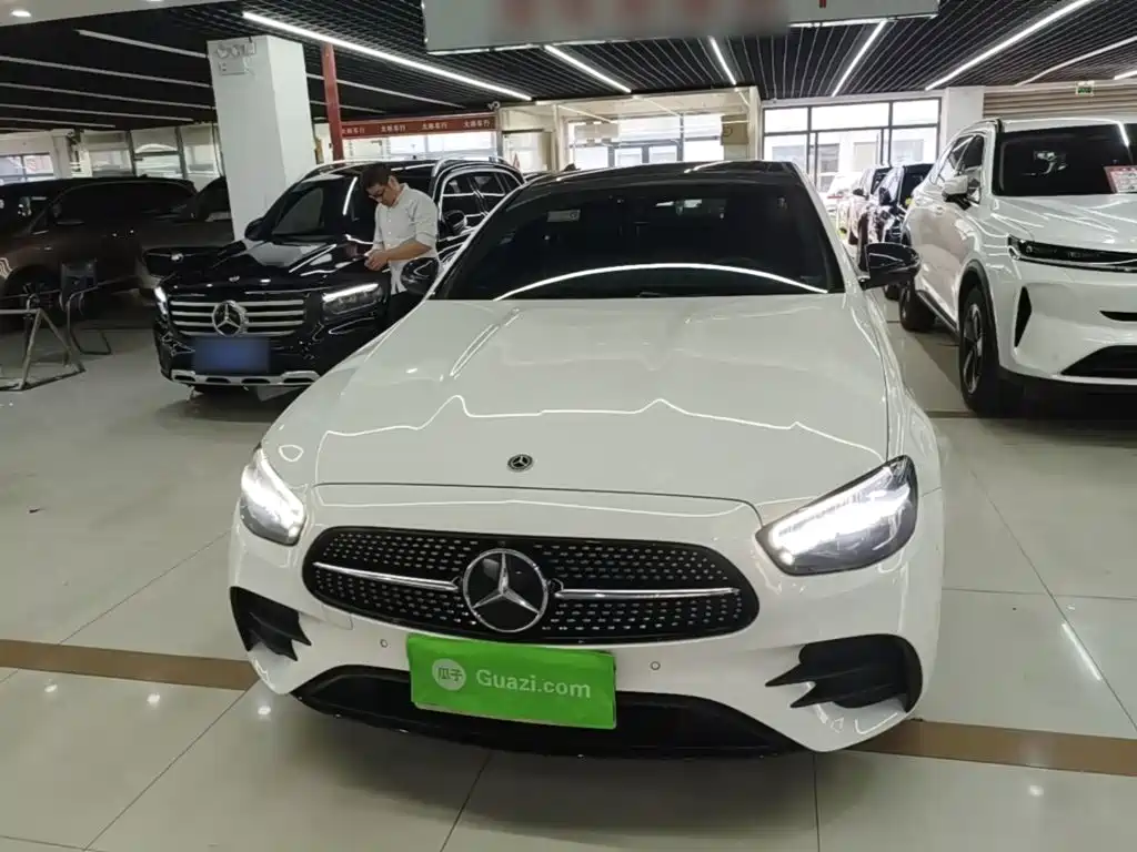 Mercedes-Benz E-Class (Import) — миниатюра 3