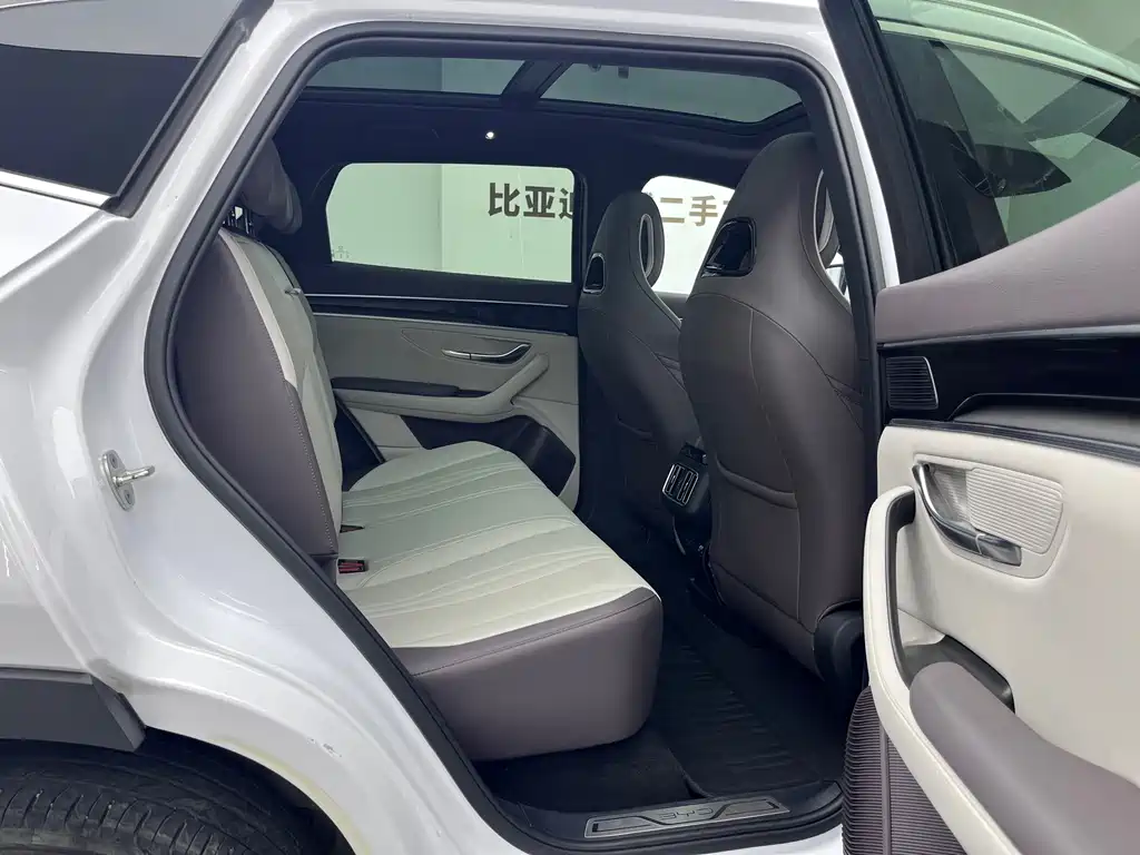 BYD PLUS New Energy — миниатюра 9