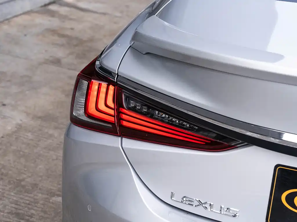 Lexus ES 2020 300h Executive