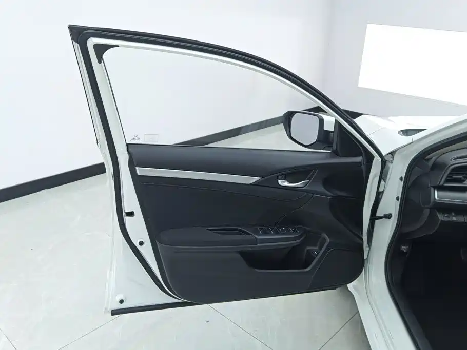 Honda Civic — миниатюра 7