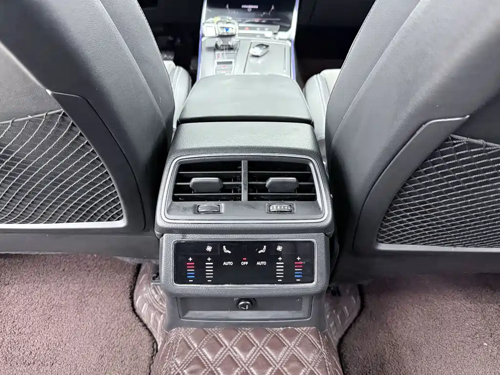 Audi A6L New Energy — миниатюра 11