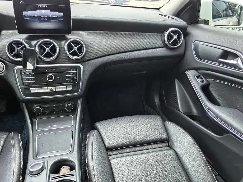 Mercedes-Benz GLA — миниатюра 13