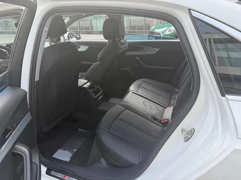 Audi A4L — миниатюра 5