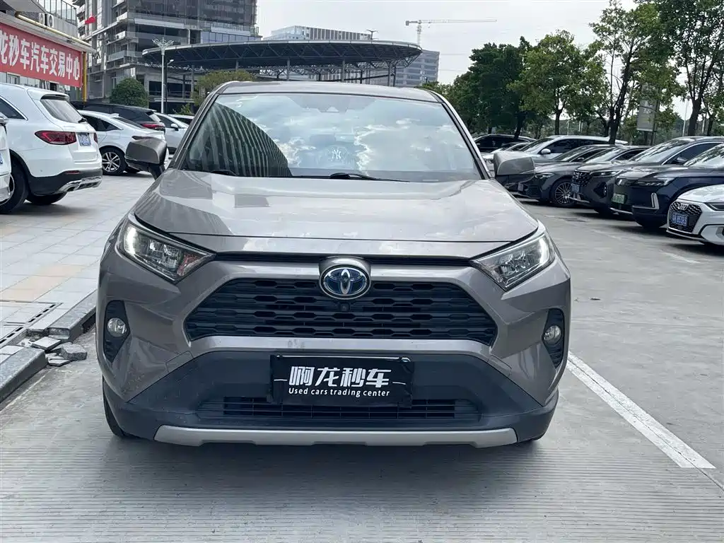 Toyota RAV4 — миниатюра 2
