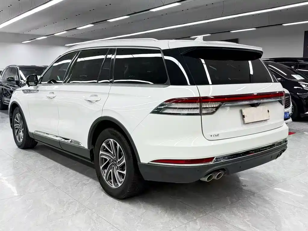 Lincoln Aviator — миниатюра 4