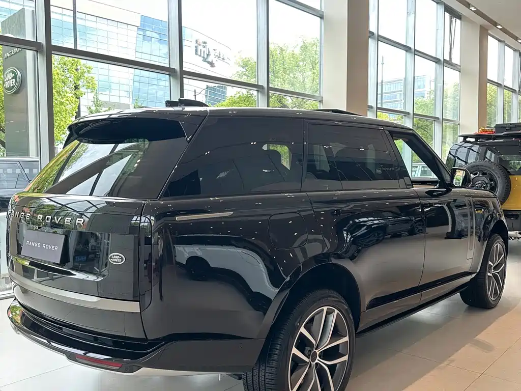 Land Rover Range Rover 2026 3.0 L6 400PS SE