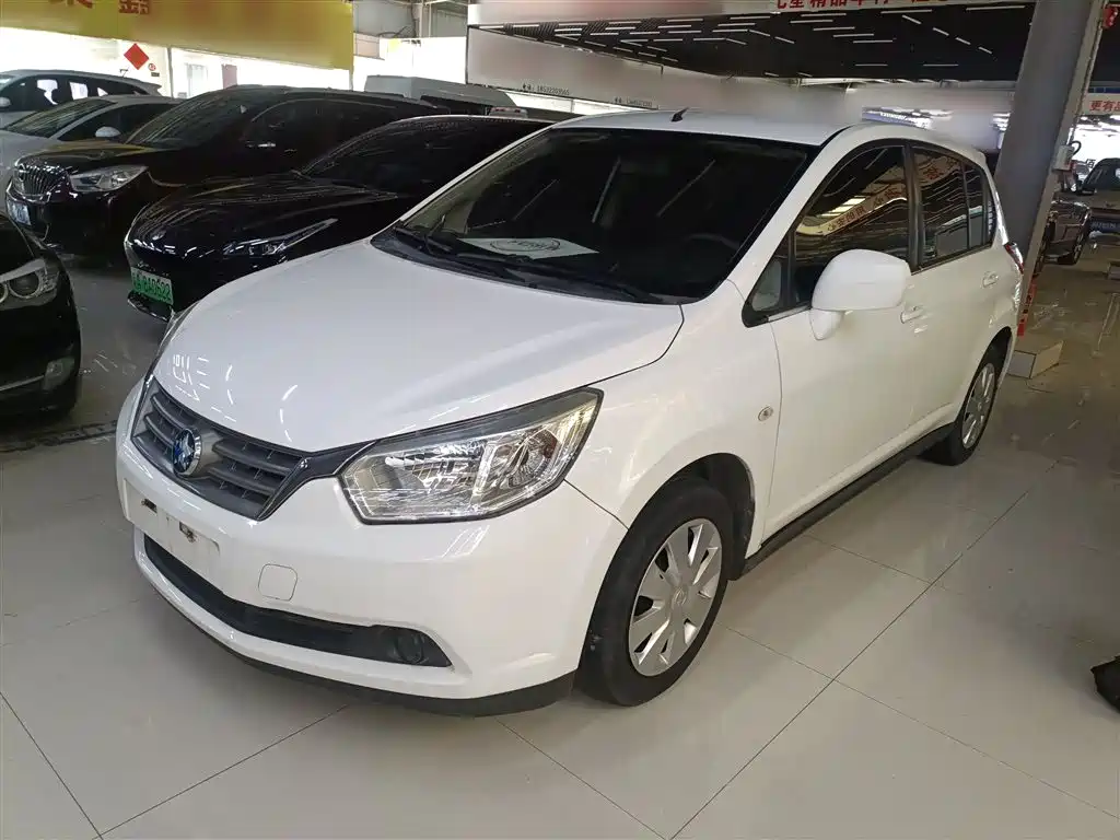 Venucia R50 2014