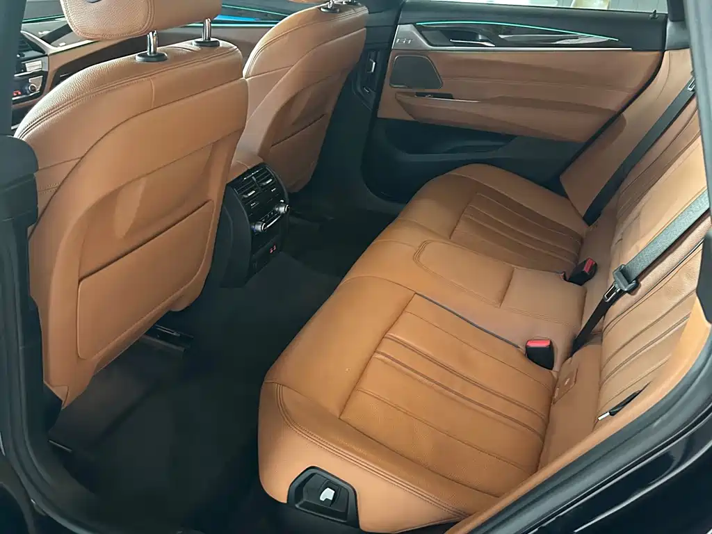 BMW 6 Series GT — миниатюра 8