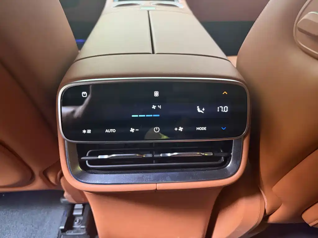 AITO AITO M8 — миниатюра 18