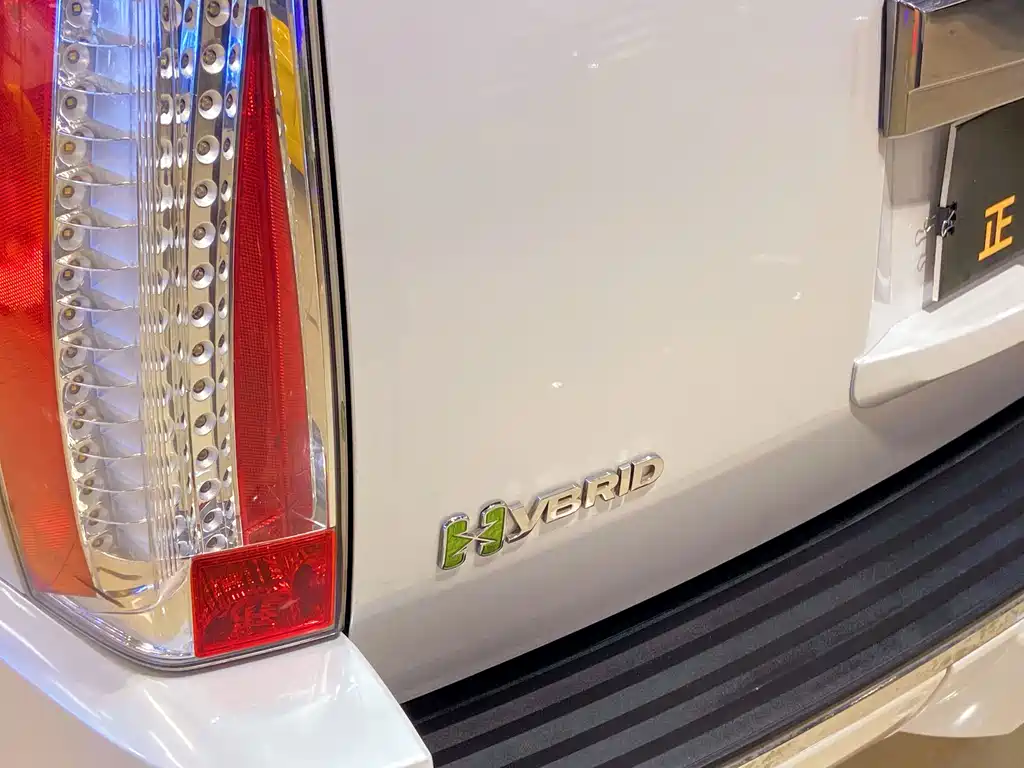 Cadillac Escalade — миниатюра 12