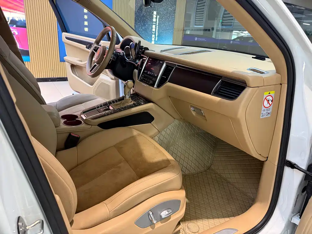 Porsche Macan — миниатюра 5