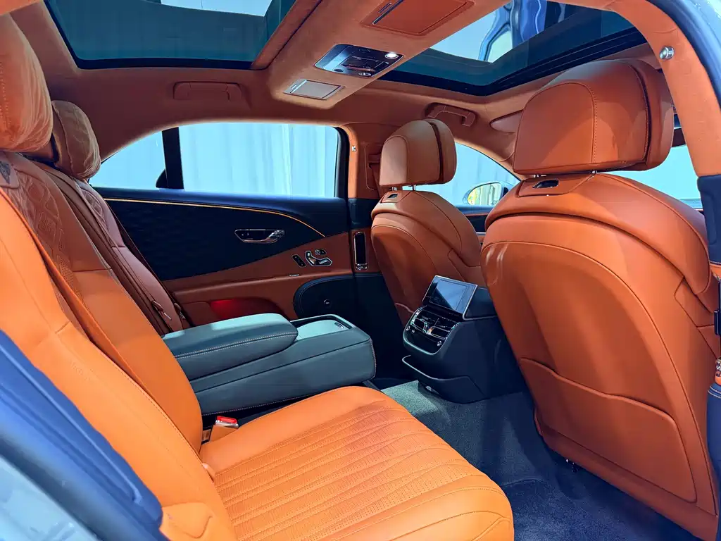 Bentley Flying Spur — миниатюра 11