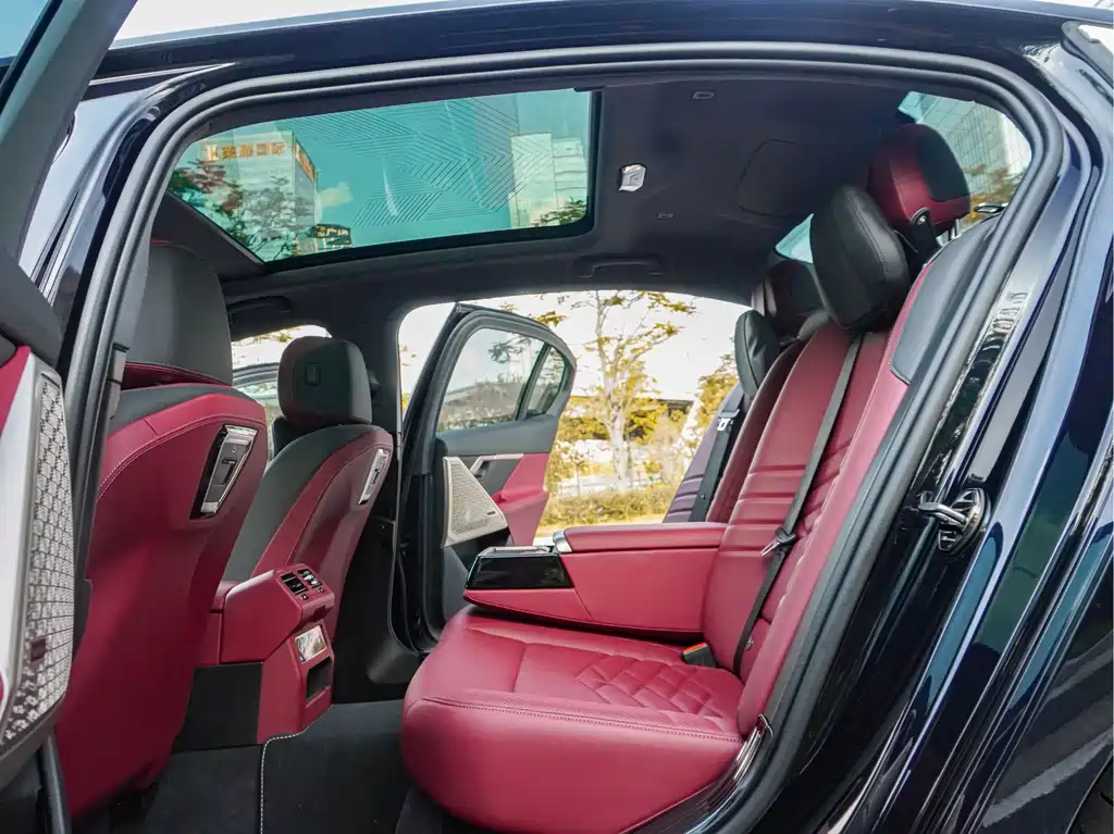 BMW 5 Series — миниатюра 30