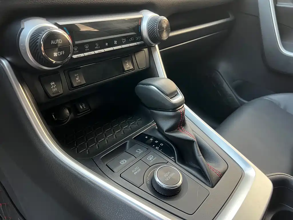 TOYOTA RAV4 RONGFANG DUAL ENGINE E+