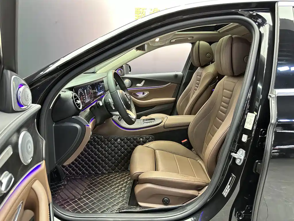Mercedes-Benz E-Class — миниатюра 7