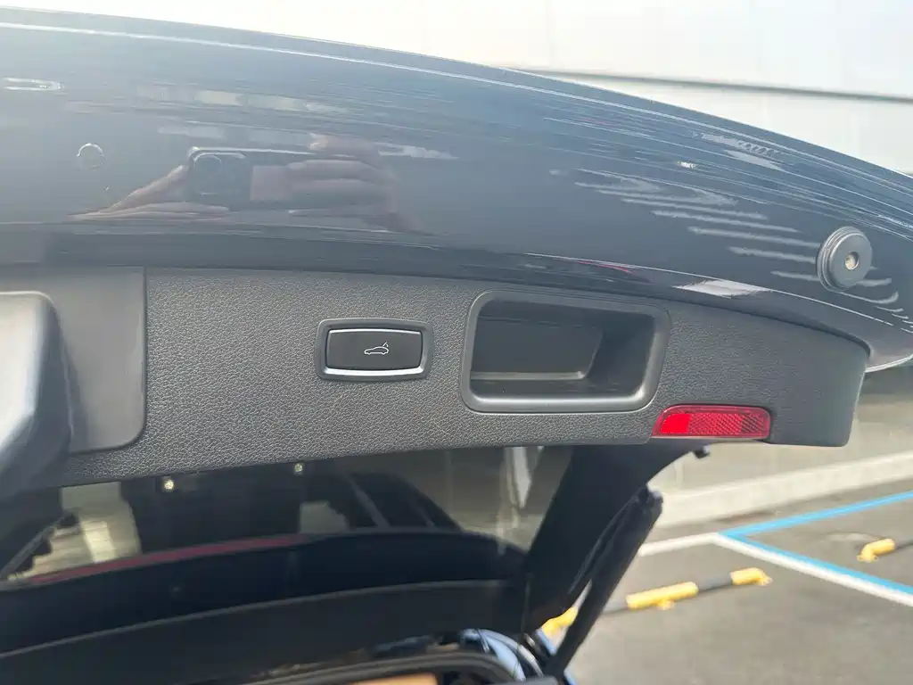 Porsche Macan — миниатюра 19