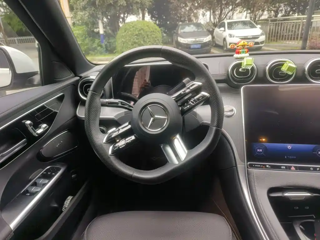 Mercedes-Benz C-Class 2023 — фото 6