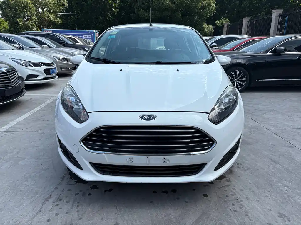 Ford Fiesta 2013 1.5L AT Fashion