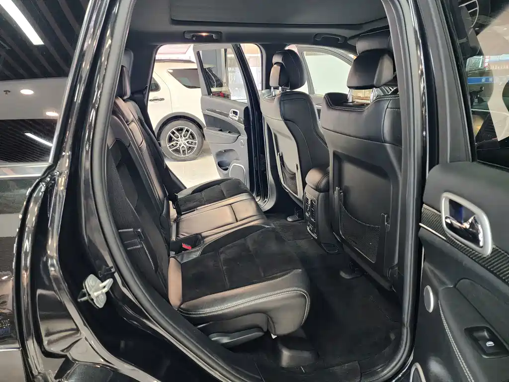 Jeep Grand Cherokee SRT — миниатюра 15