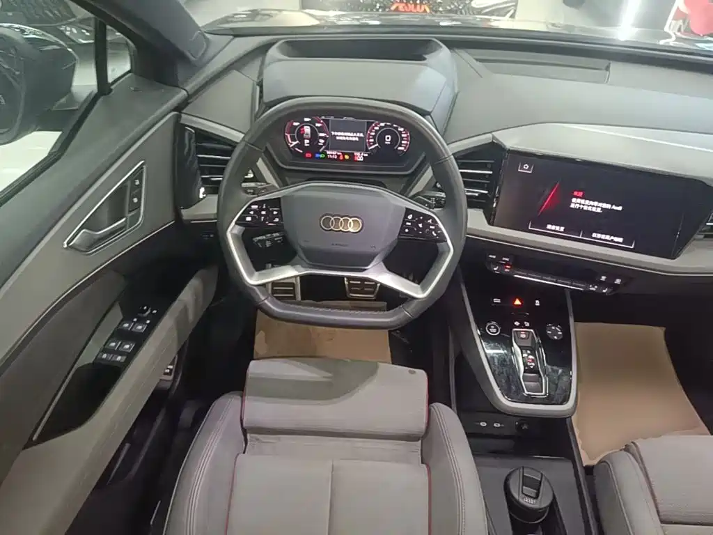 Audi Q5 e-tron — миниатюра 11