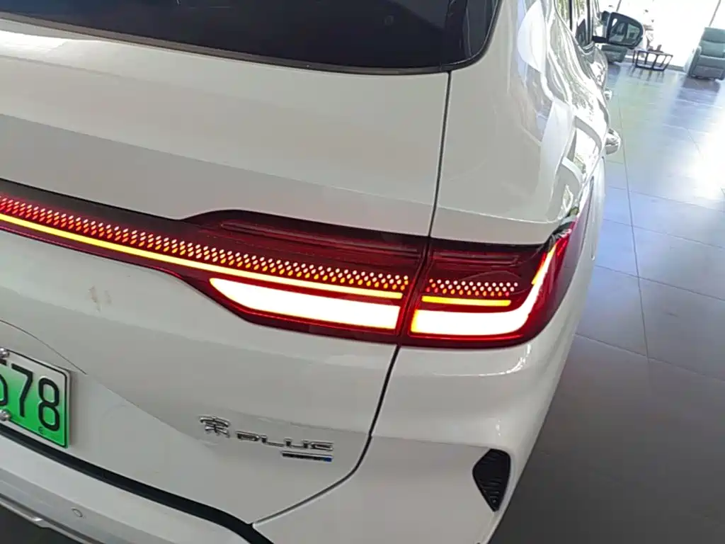 BYD PLUS New Energy — миниатюра 8