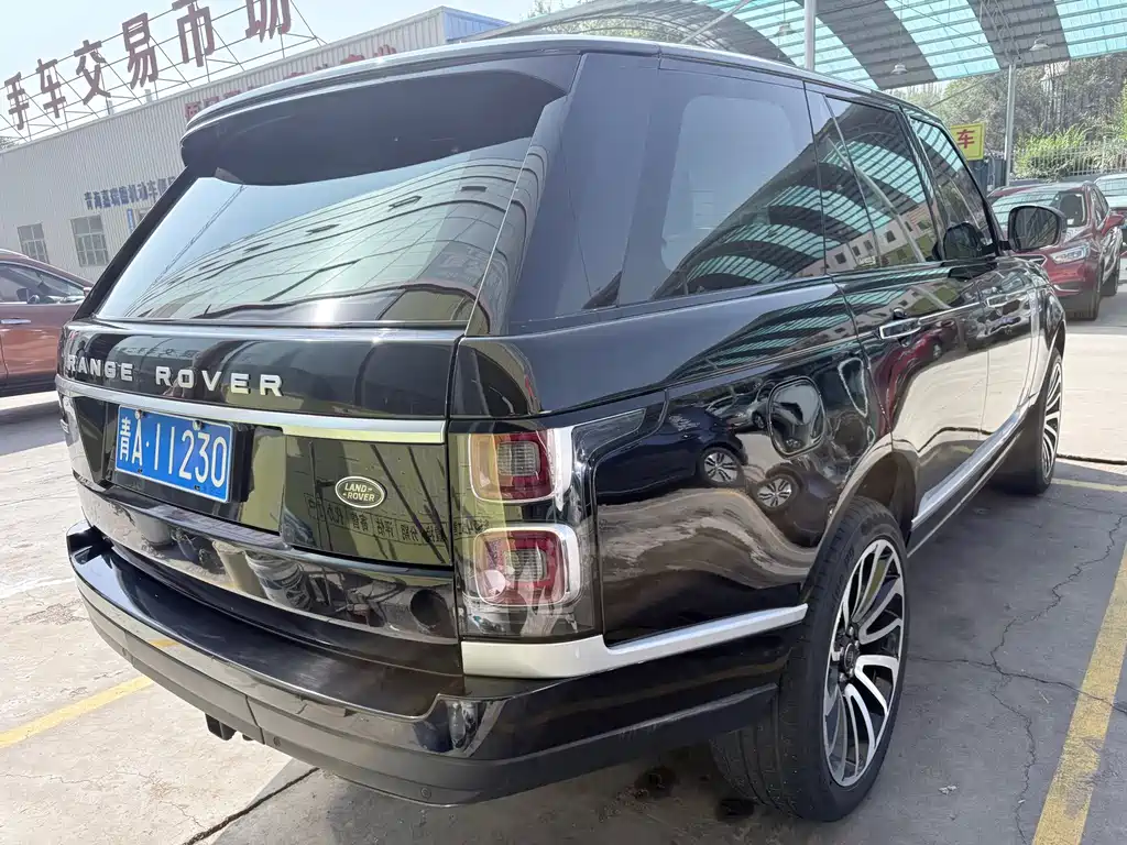 Land Rover Range Rover — миниатюра 17