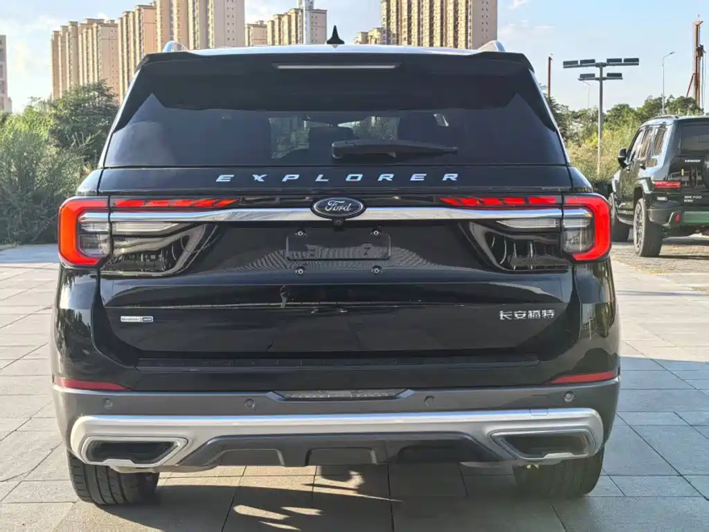 Ford Explorer 2023 — фото 6