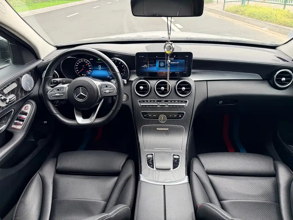 Mercedes-Benz C-Class — миниатюра 6