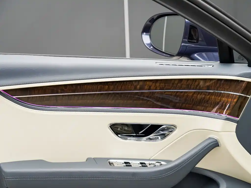 Bentley Flying Spur — миниатюра 9