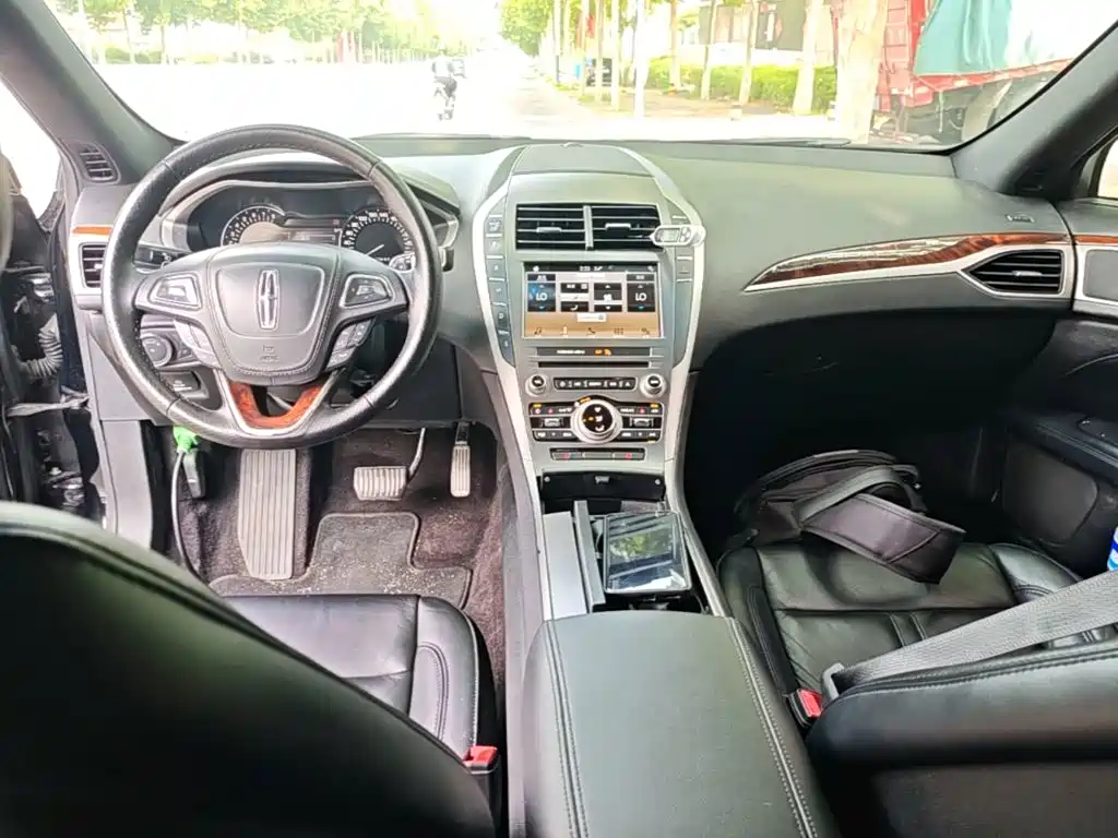 Lincoln MKZ 2017 2.0T Premium