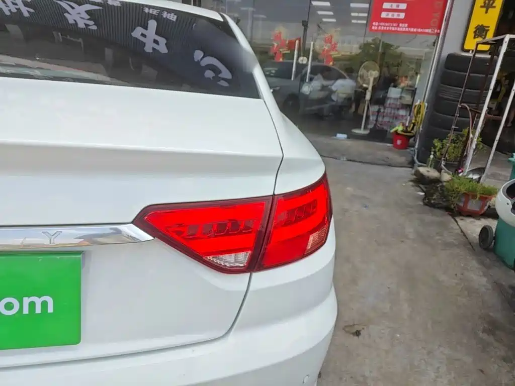 Geely Emgrand GL — миниатюра 8