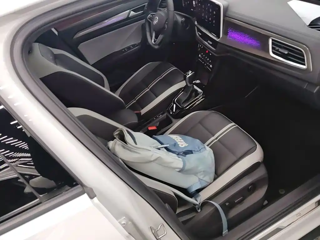 Volkswagen T-Roc — миниатюра 25
