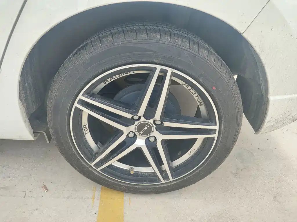 Honda Fit — миниатюра 9