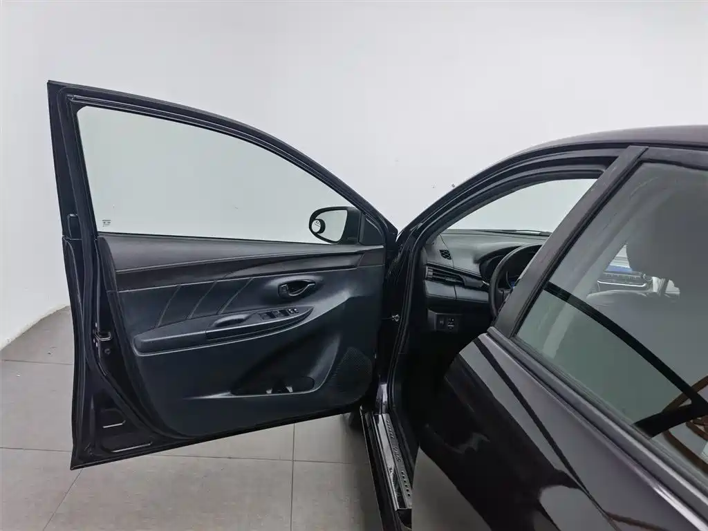 Toyota Vios 2014 1.3L AT