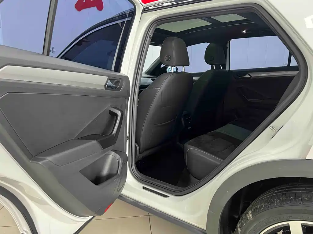 Volkswagen T-Roc — миниатюра 15