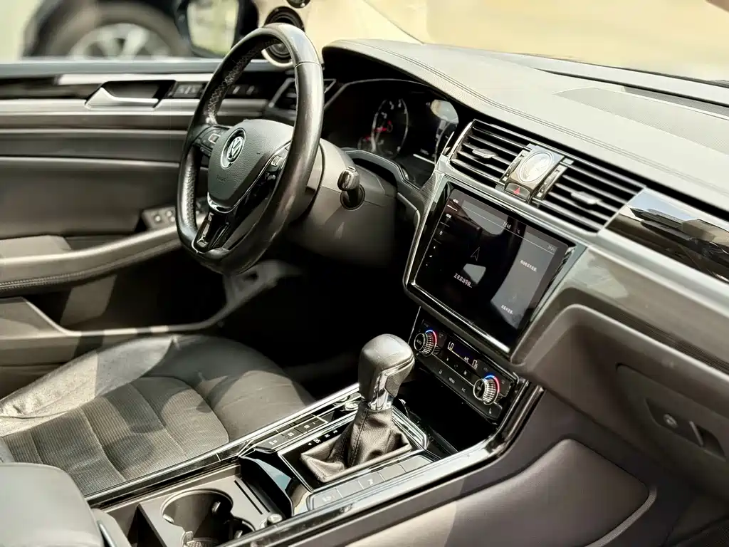 Volkswagen Phideon — миниатюра 13