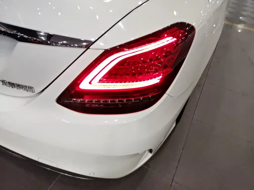 Mercedes-Benz C-Class — миниатюра 8