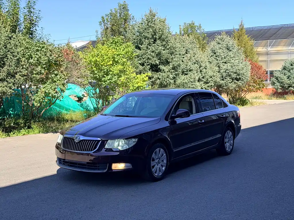 Skoda Superb — миниатюра 3