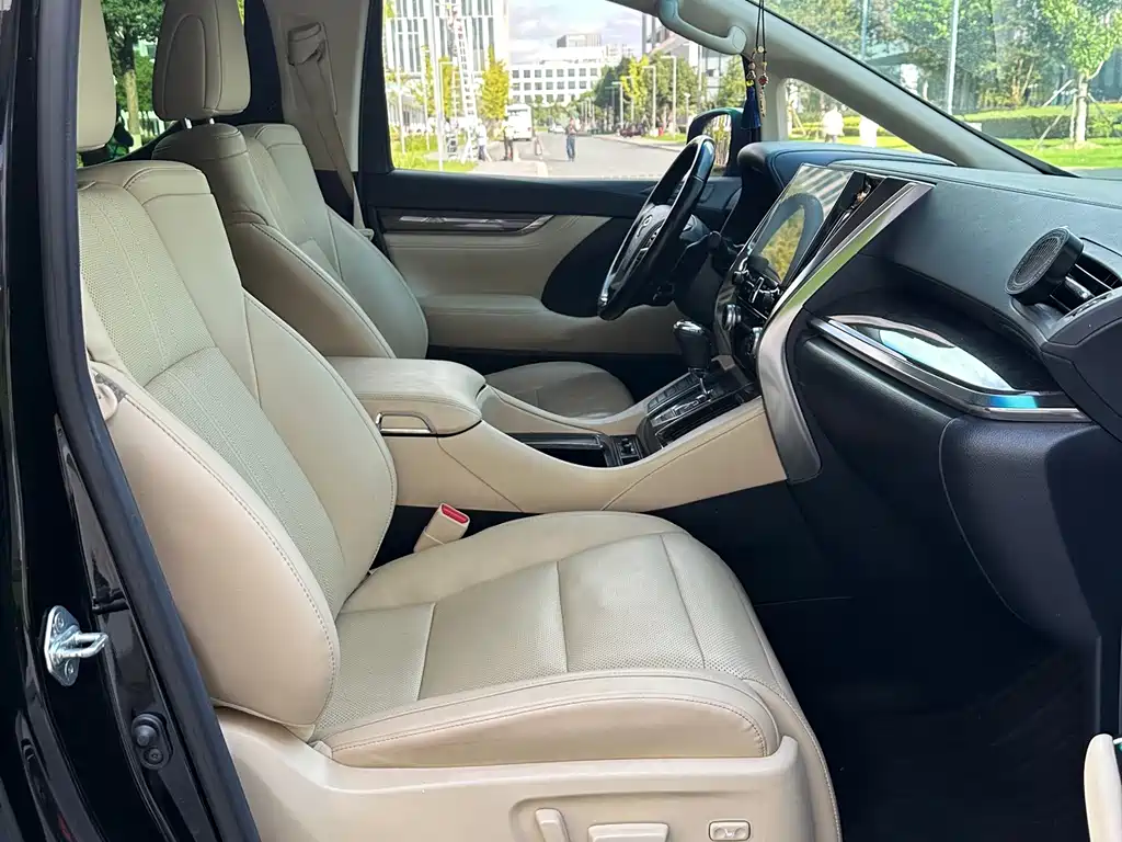 Toyota Alphard 2021 — фото 12