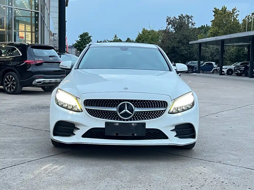 Mercedes-Benz C-Class — миниатюра 2