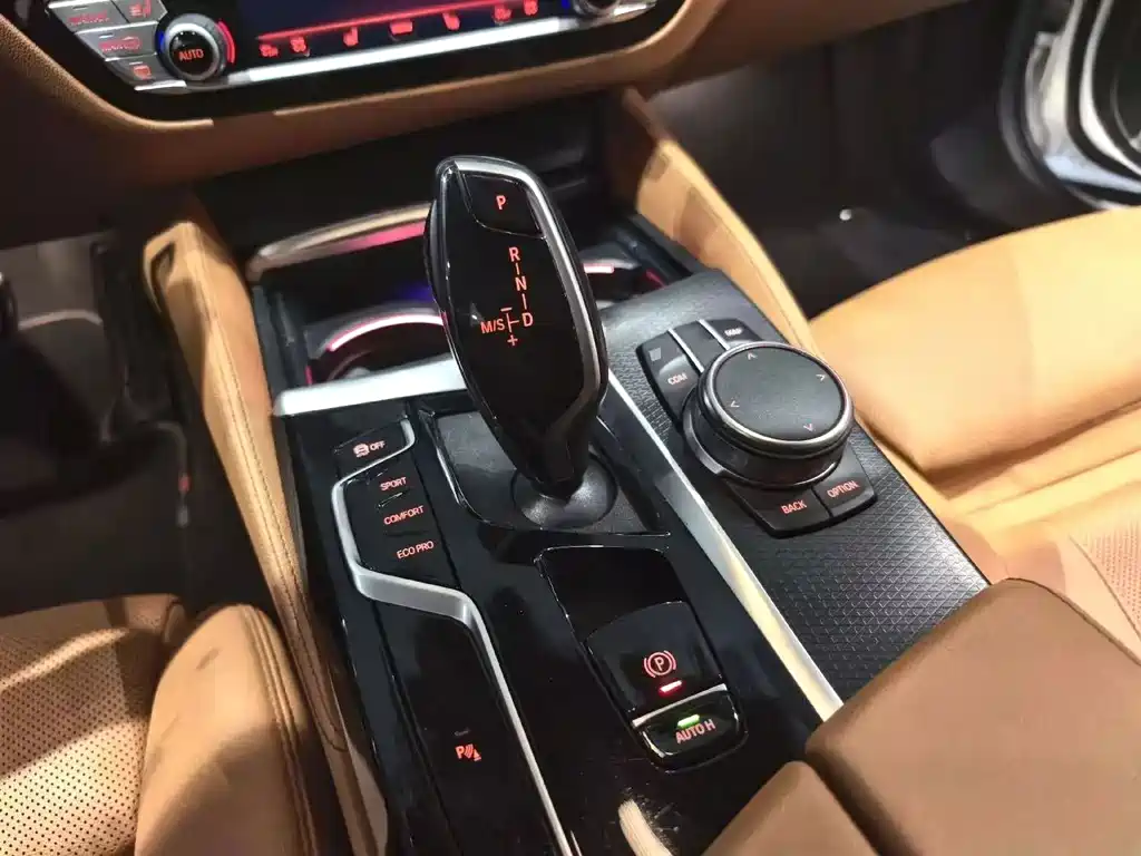 BMW 5 Series (Import) — миниатюра 9