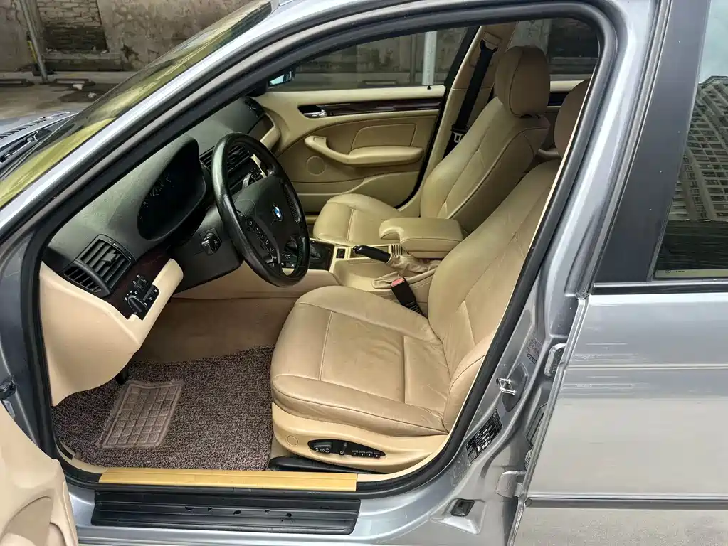 BMW 3 Series 3 2004 318i