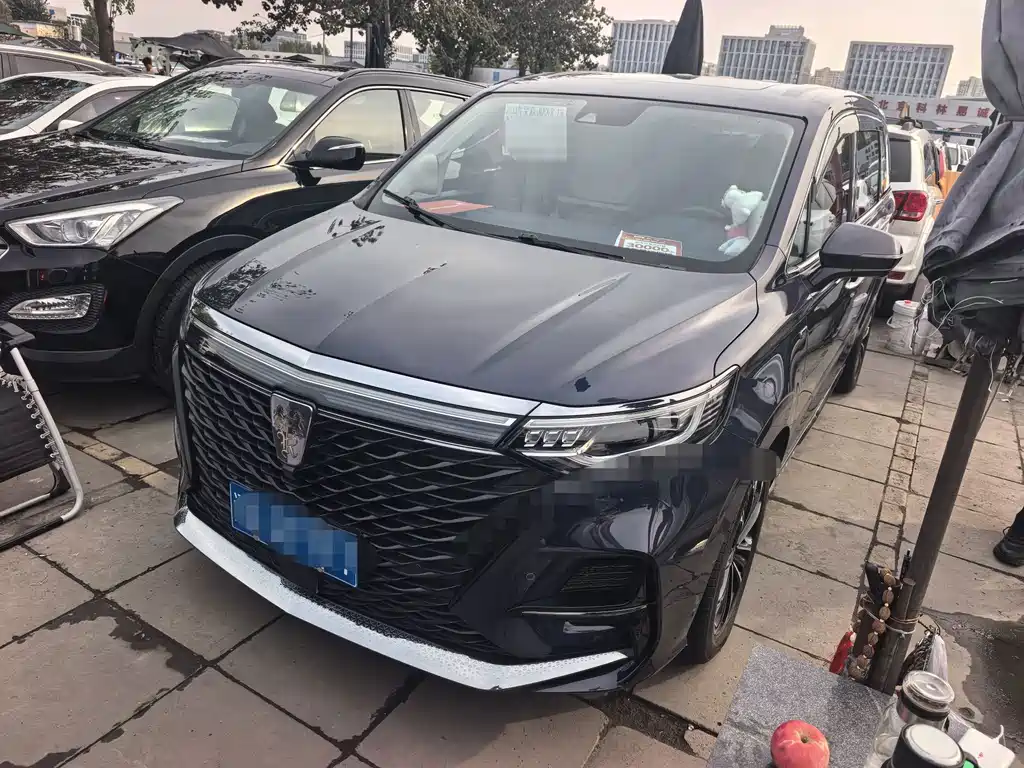 Roewe iMAX8