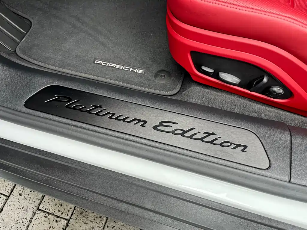 Porsche Panamera Hybrid — миниатюра 16